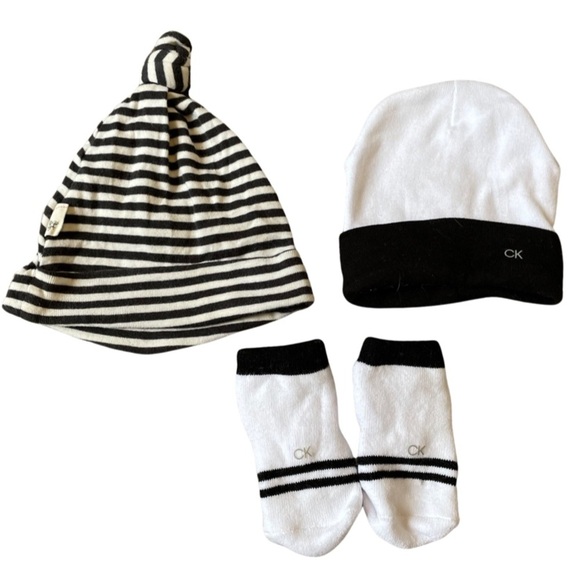 Bundle of 3 piece name brand newborn boys accessories 0-3 months - Picture 1 of 3
